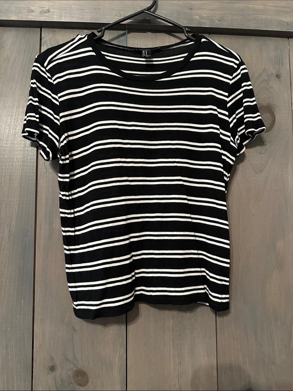 Forever 21 Black & White Striped Short Sleeve Tee